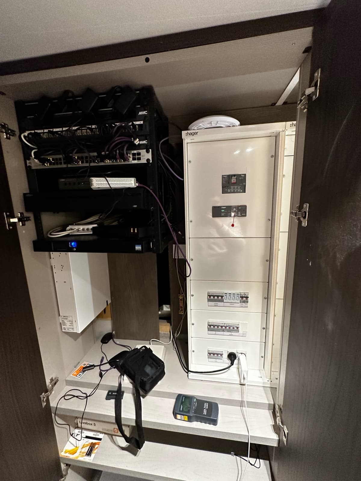 Installation domotique KNX avec tableau électrique et rack réseau �� Menton par UDK Azur